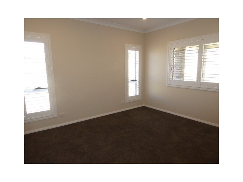 9 Fraser Close, Goulburn NSW 2580