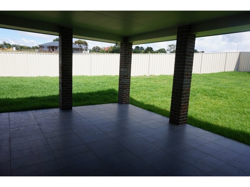 9 Fraser Close, Goulburn NSW 2580