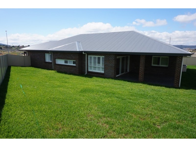 9 Fraser Close, Goulburn NSW 2580