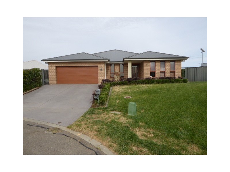 5 Ash Close, Goulburn NSW 2580