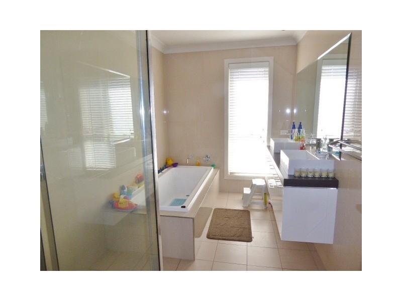 5 Ash Close, Goulburn NSW 2580