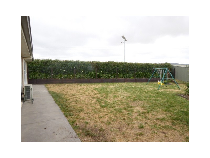 5 Ash Close, Goulburn NSW 2580