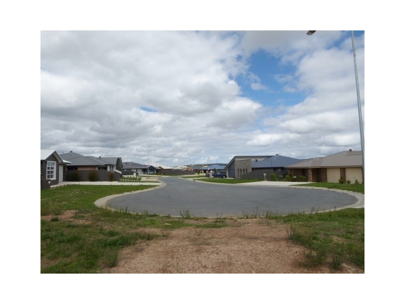 12 Fox Close, Goulburn NSW 2580