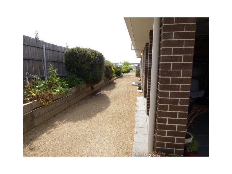 26 Barry Crescent, Goulburn NSW 2580