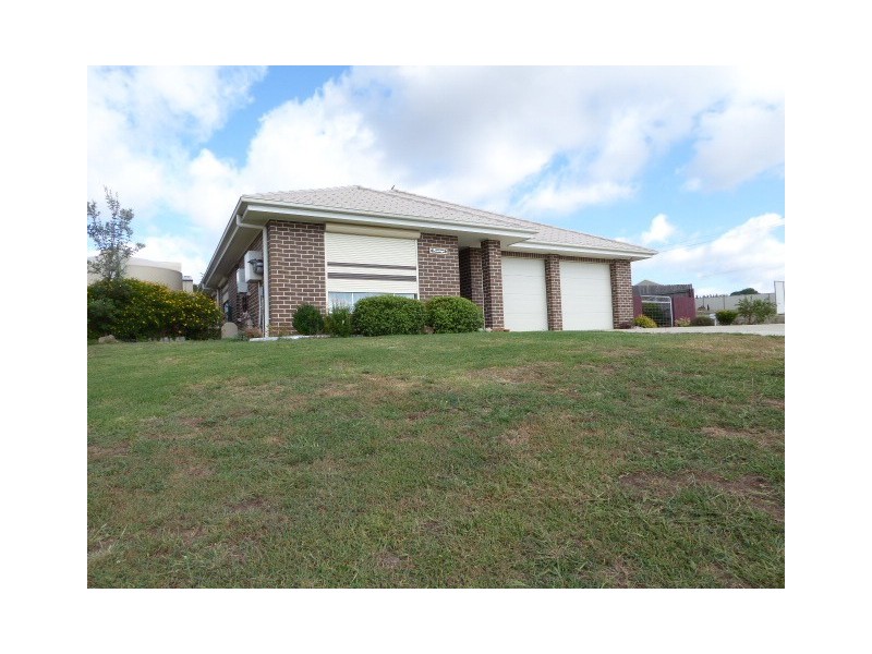 26 Barry Crescent, Goulburn NSW 2580