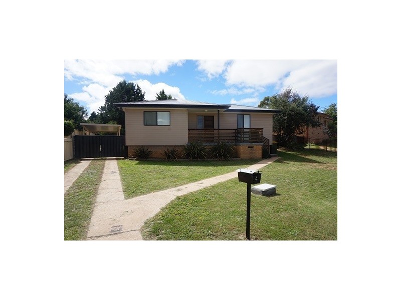 4 Caoura Crescent, Goulburn NSW 2580