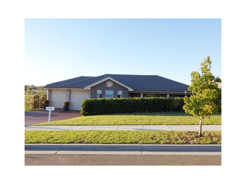 16 Brennan Drive, Goulburn NSW 2580