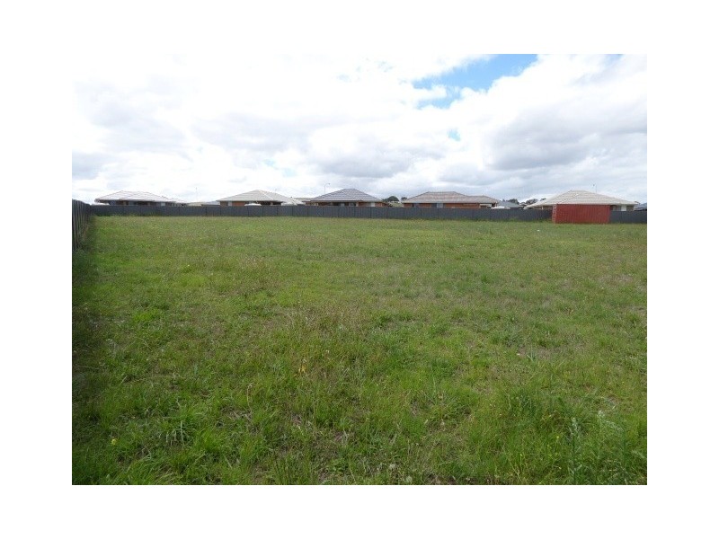 2/12 Fox Close, Goulburn NSW 2580