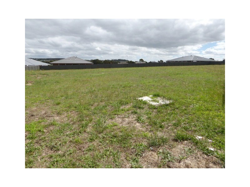 3/12 Fox Close, Goulburn NSW 2580