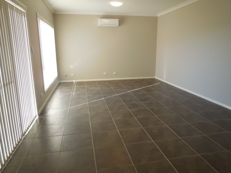 House 1,59 Kidd Circuit, Goulburn NSW 2580