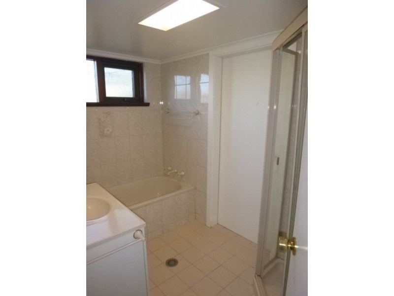 1/12 Bradford Drive, Goulburn NSW 2580