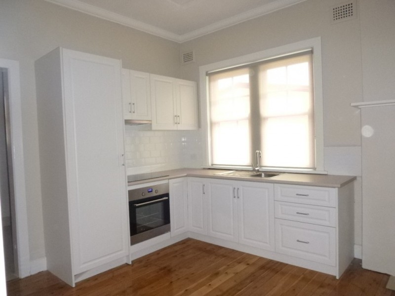 108 Sloane Street, Goulburn NSW 2580