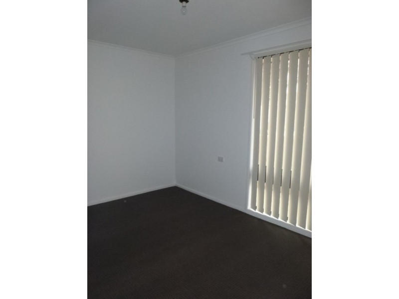 10 Caoura Crescent, Goulburn NSW 2580