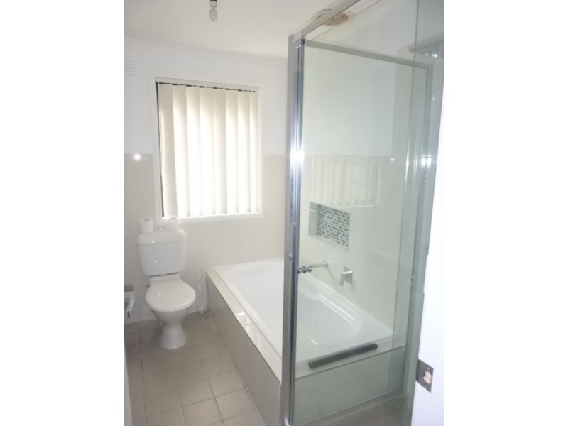 10 Caoura Crescent, Goulburn NSW 2580