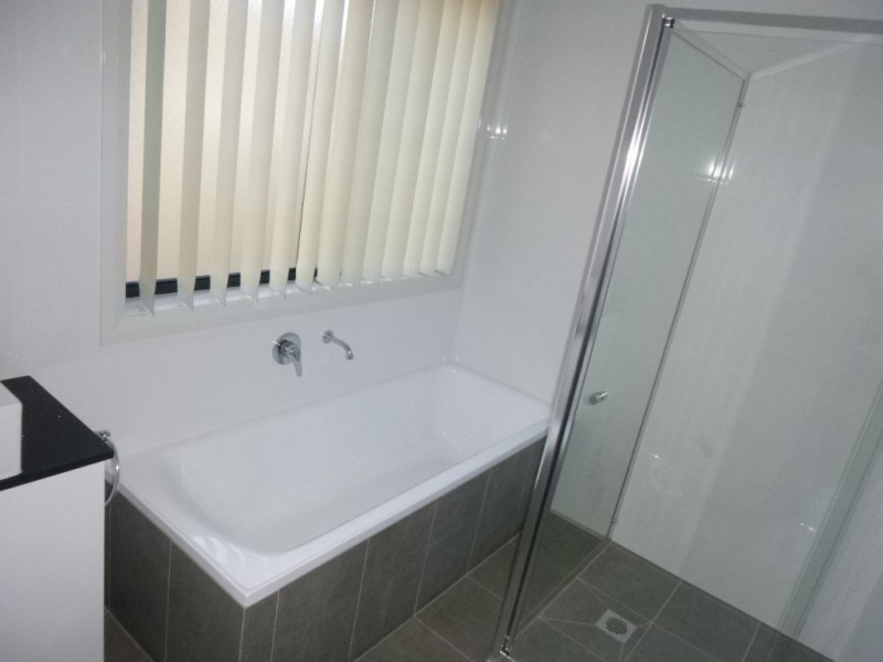 54 Gourock Ave, Goulburn NSW 2580