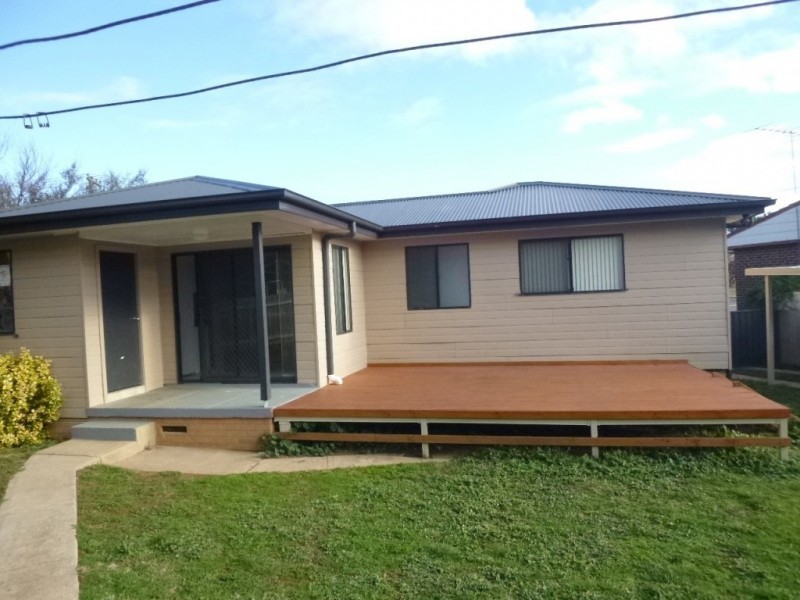 4 Caoura Crescent, Goulburn NSW 2580