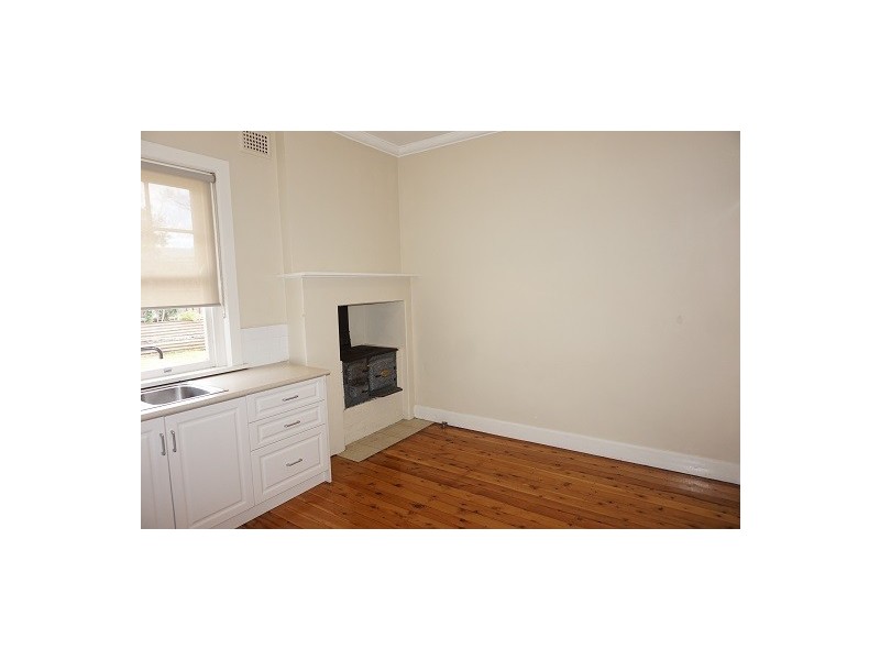 108 Sloane Street, Goulburn NSW 2580