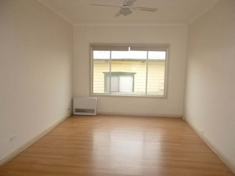 166 Clinton Street, Goulburn NSW 2580