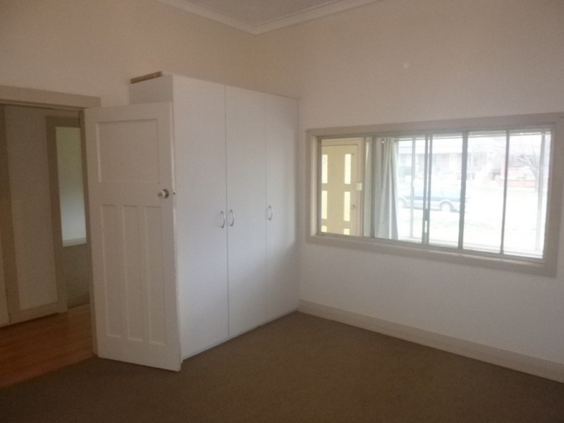 166 Clinton Street, Goulburn NSW 2580