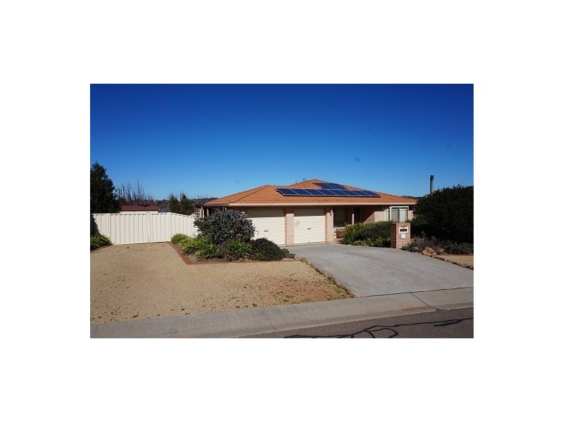 12 Dimitri Street, Goulburn NSW 2580