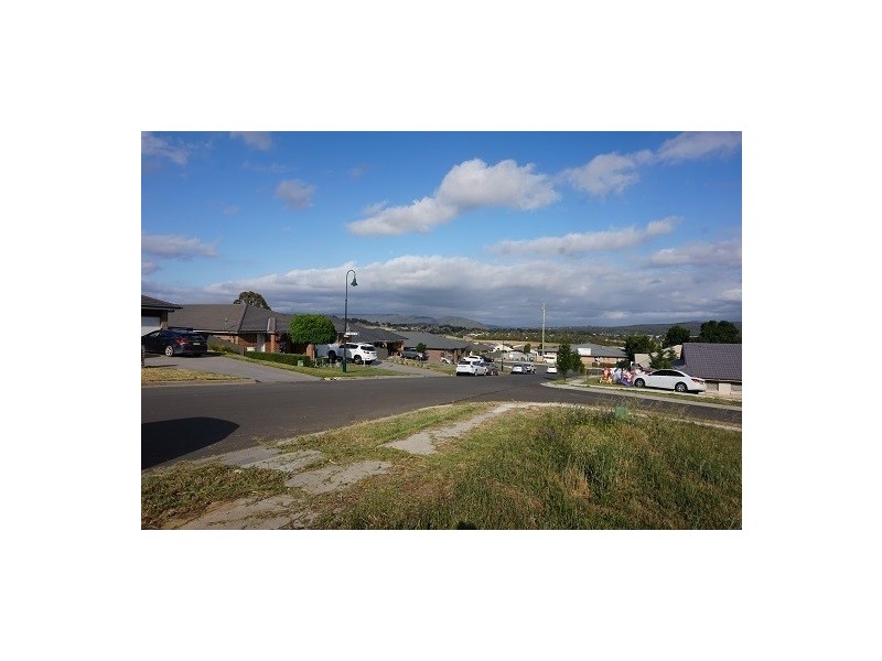 17 Walsh Drive, Goulburn NSW 2580