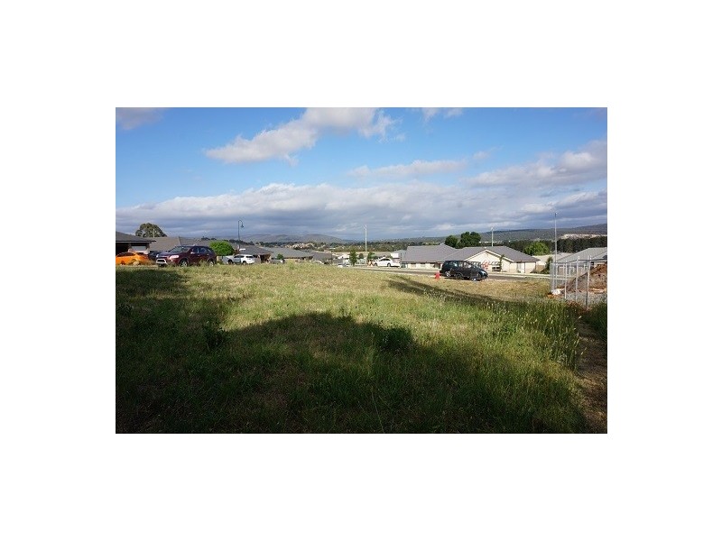 17 Walsh Drive, Goulburn NSW 2580