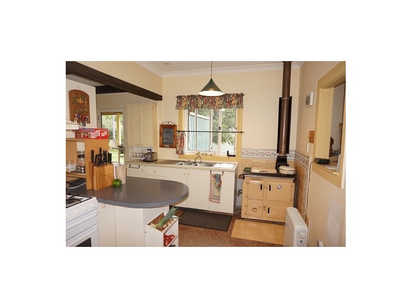 661 Caoura Road, Tallong NSW 2579