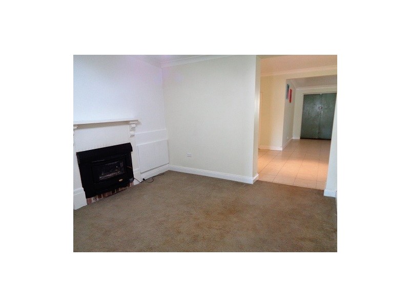 8 Australia Street, Goulburn NSW 2580