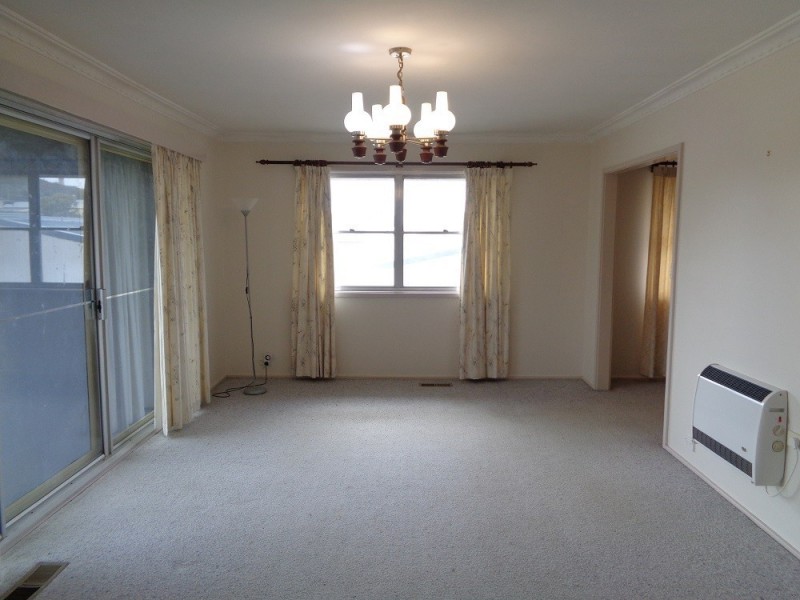 11 Emma Street, Goulburn NSW 2580