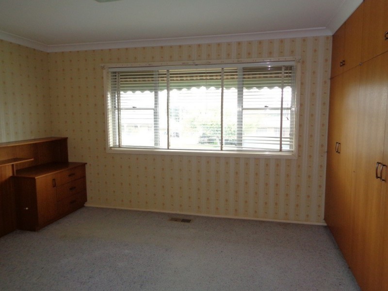 11 Emma Street, Goulburn NSW 2580