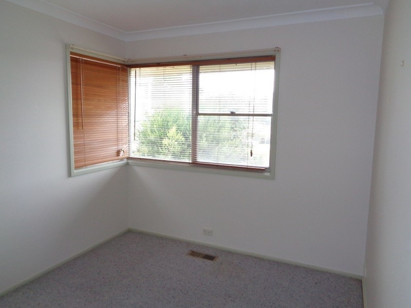 11 Emma Street, Goulburn NSW 2580