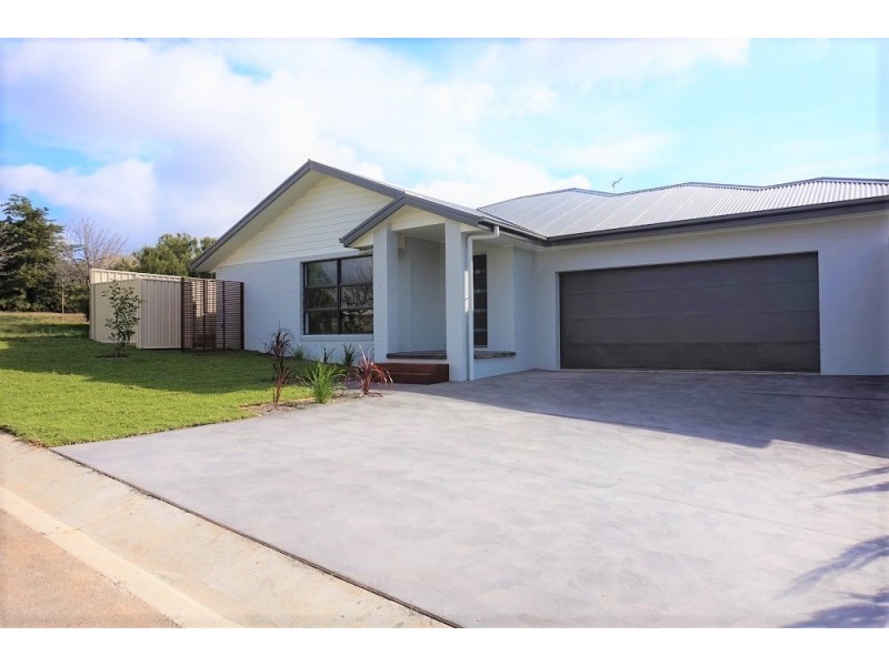 2 Tweedie Street, Goulburn NSW 2580