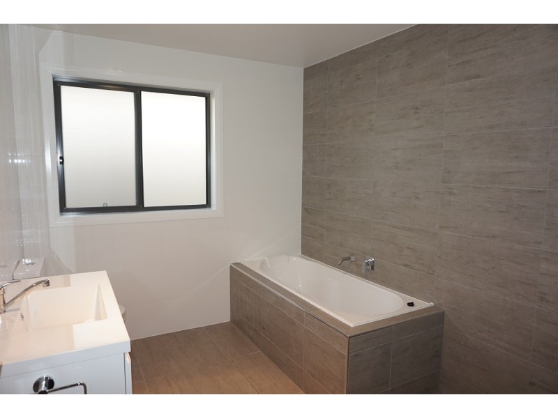 2 Tweedie Street, Goulburn NSW 2580