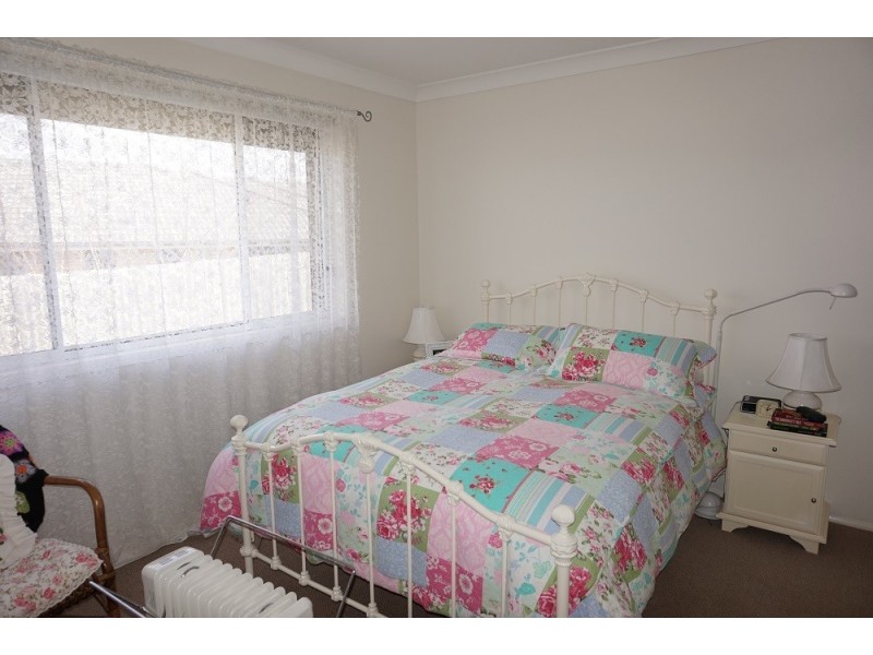 26 Barry Crescent, Goulburn NSW 2580