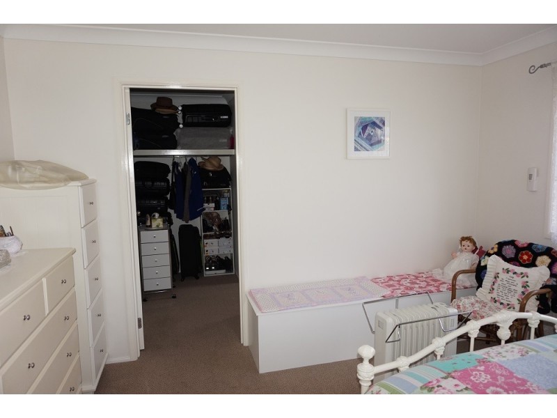 26 Barry Crescent, Goulburn NSW 2580
