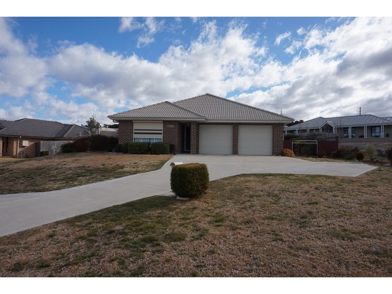 26 Barry Crescent, Goulburn NSW 2580