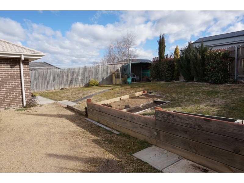 26 Barry Crescent, Goulburn NSW 2580