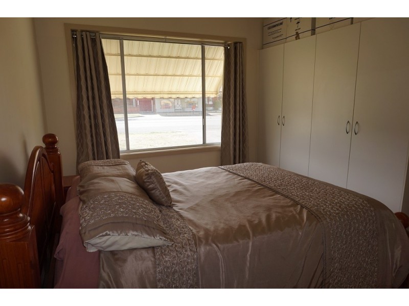 166 Clinton Street, Goulburn NSW 2580