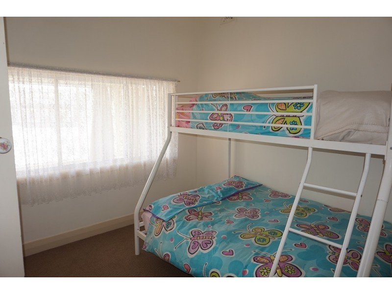 166 Clinton Street, Goulburn NSW 2580