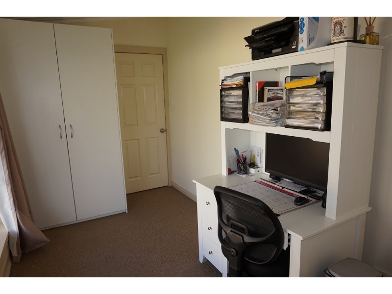 166 Clinton Street, Goulburn NSW 2580