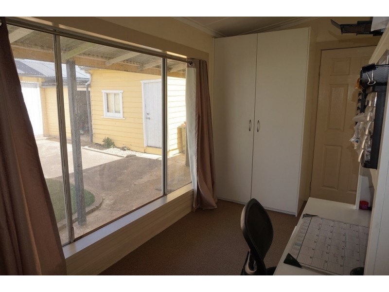 166 Clinton Street, Goulburn NSW 2580