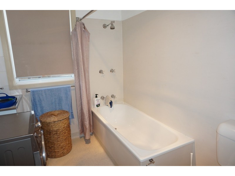 166 Clinton Street, Goulburn NSW 2580