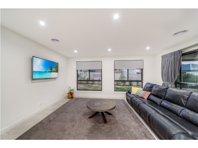 6 Lucas Close, Goulburn NSW 2580