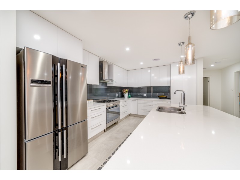 6 Lucas Close, Goulburn NSW 2580