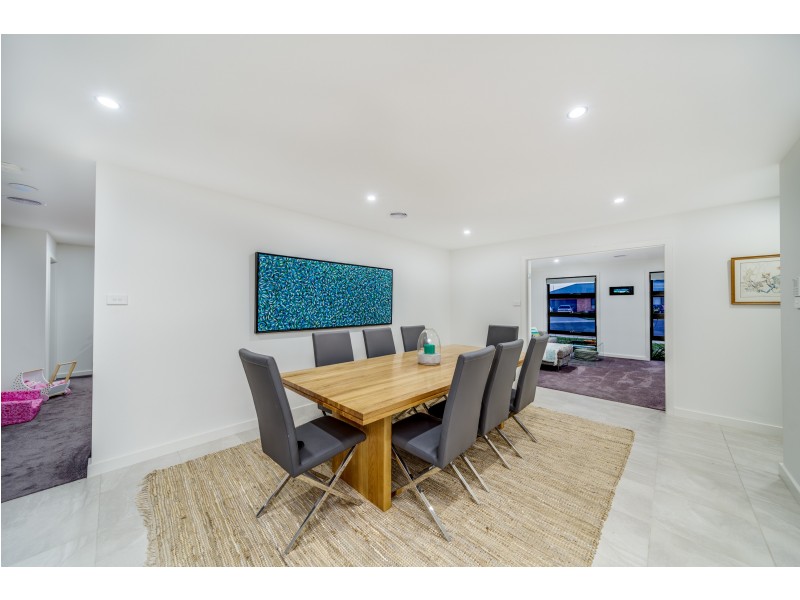 6 Lucas Close, Goulburn NSW 2580