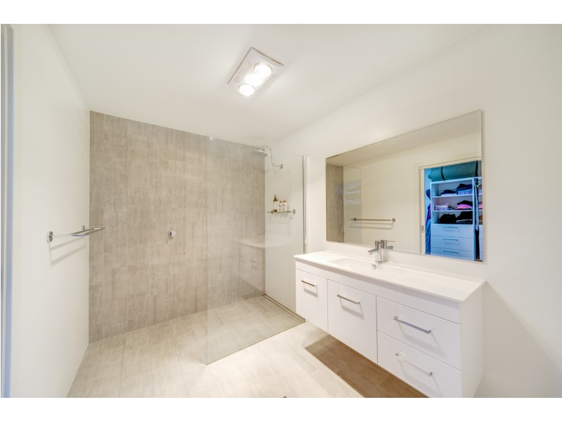 6 Lucas Close, Goulburn NSW 2580