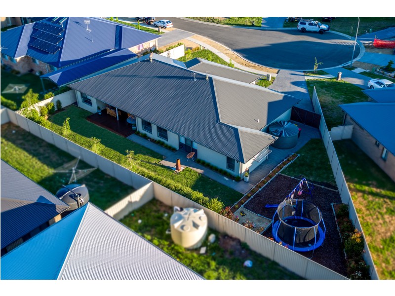 6 Lucas Close, Goulburn NSW 2580