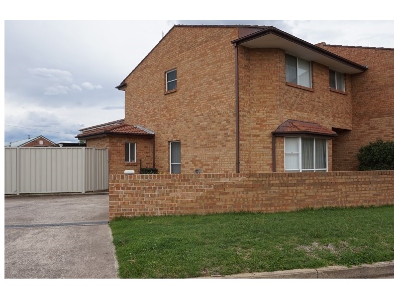 4/72 Lagoon Street, Goulburn NSW 2580