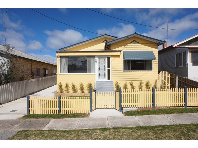 166 Clinton Street, Goulburn NSW 2580