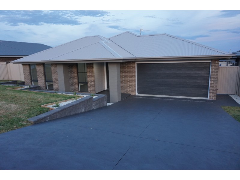 57 Kidd Circuit, Goulburn NSW 2580